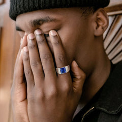 Anel de pedra de nascimento masculino