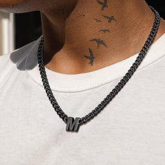 Colar feminino com corrente de elos cubanos personalizados de 7 mm e letra inicial de 18 polegadas
