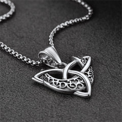 Colar masculino com nó celta da trindade e deusa da lua