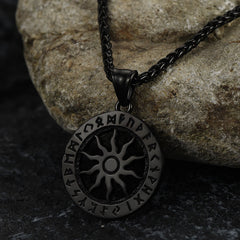 Colar com pingente de runa da roda solar viking masculino