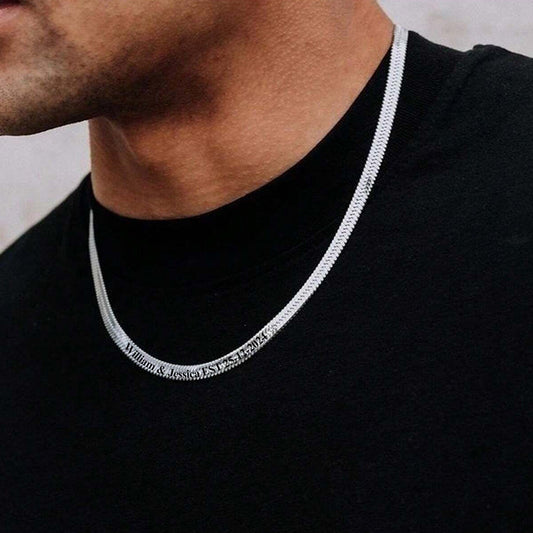 Individuell gravierte Choker-Halskette mit Fischgrätenmuster und Schlangenkette für Damen und Herren