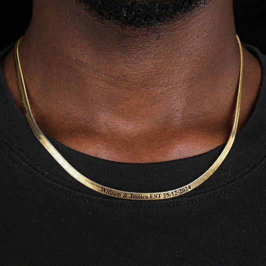 Individuell gravierte Choker-Halskette mit Fischgrätenmuster und Schlangenkette für Damen und Herren