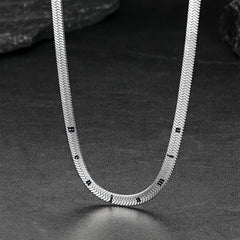 Gargantilha com corrente de cobra em espinha de peixe personalizada e gravada para mulheres e homens