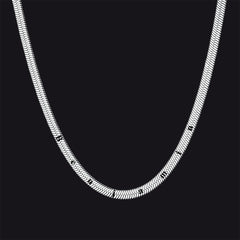 Gargantilha com corrente de cobra em espinha de peixe personalizada e gravada para mulheres e homens