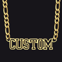 Colar com corrente Figaro com placa de identificação personalizada para mulheres