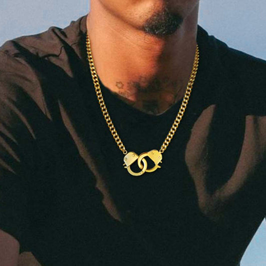 Colar de algemas punk com corrente cubana Partners in Crime