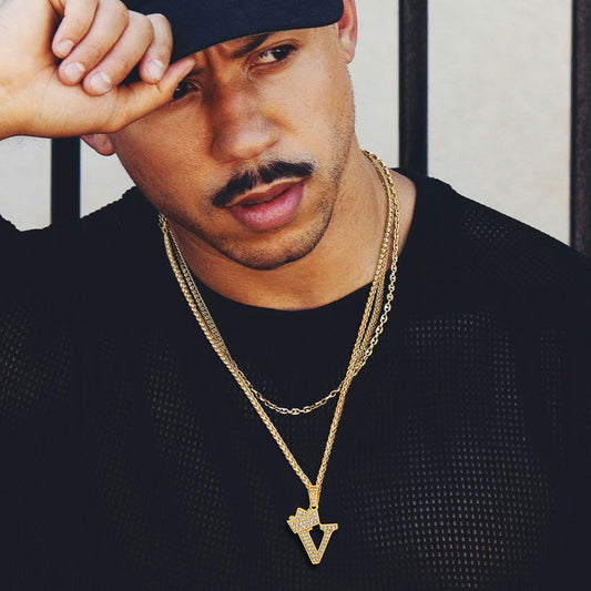 Funkelnde, glitzernde Halskette mit Buchstaben und Zirkonia für Herren