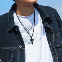 Colar com pingente de urna de cremação com cruz dupla personalizada e cinzas