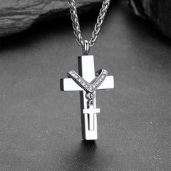 Colar com pingente de urna de cremação com cruz dupla personalizada e cinzas