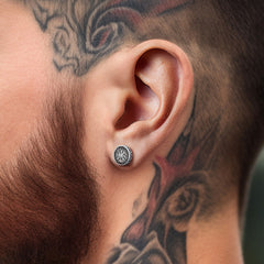 Brincos de pino com bússola viking e runas em prata esterlina