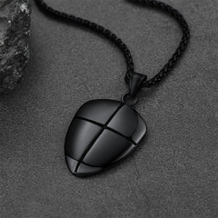 Colar masculino com cruz cristã e escudo Joshua 19