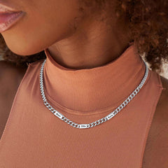 Colar com nome e elo de corrente cubana gravados personalizados