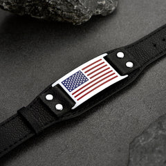 Pulseira de couro com bandeira americana preta