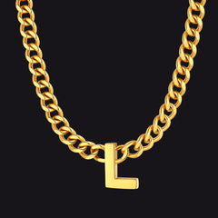 Colar feminino com corrente de elos cubanos personalizados de 7 mm e letra inicial de 18 polegadas