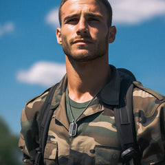 Colar com placa de identificação de cachorro em cruz bíblica militar personalizada gravada para homens