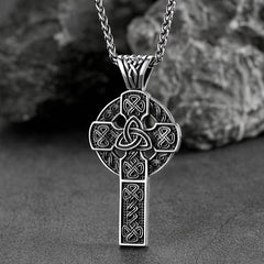 Colar com pingente de cruz celta irlandesa para homens e mulheres