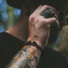 Pulseira ajustável com caveira viking