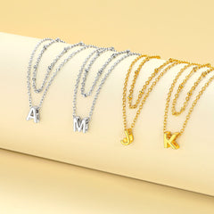 Colares em camadas com a letra inicial AZ para mulheres