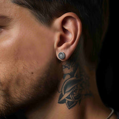 Brincos de pino com bússola viking e runas em prata esterlina