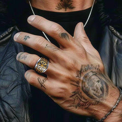 Anel de bússola viking com nó celta masculino