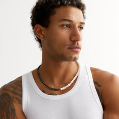 Meia gargantilha de pérola branca de 8 mm e corrente de elos cubanos de 7 mm