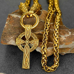 Colar de nó celta com cruz e corrente de corda de lobo masculino