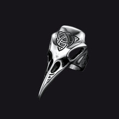 Anel de caveira de corvo viking com nó celta masculino
