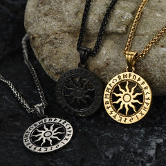 Colar com pingente de runa da roda solar viking masculino