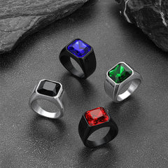 Anel masculino moderno com gravação de pedra preciosa CZ