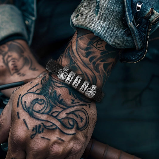 Personalisiertes Namensperlen-Lederarmband mit Totenkopf