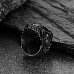 Anel de sinete masculino com caveira gótica e pedra ônix preta