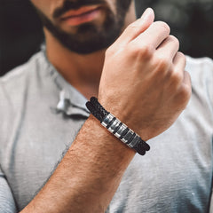 Pulseira de couro trançado com nome personalizado e contas personalizadas