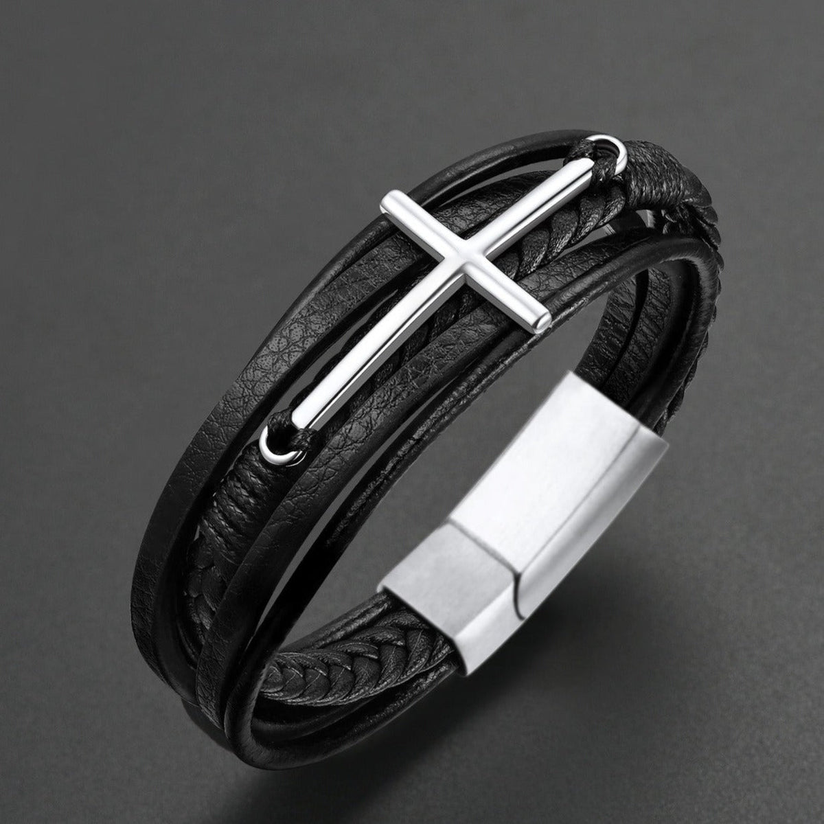 Mehrlagiges geflochtenes Lederarmband mit christlichem Kreuz