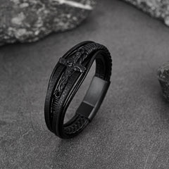 Pulseira de couro trançado com cruz de rosa negra cristã