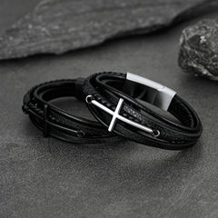 Mehrlagiges geflochtenes Lederarmband mit christlichem Kreuz