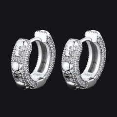 Brincos de argola Huggie com caveira de zircônia cúbica para homens