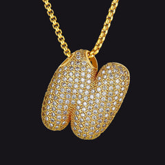 Colar com corrente inicial e letras em formato de bolha de zircônia cúbica dourada e caixa de rolo para mulheres