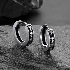 Brincos de argola Huggie com caveira gótica para homens e mulheres