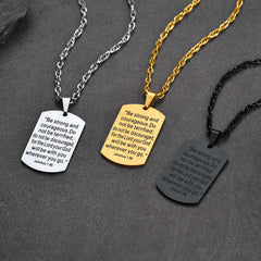 Colar masculino Christian Joshua com 19 pingentes de cruz e placa de identificação