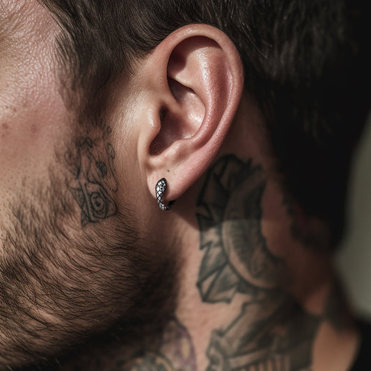 Brincos de argola Huggie de cobra gótica para homens e mulheres