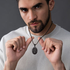 Colar masculino oval cristão com medalha de proteção de São Cristóvão