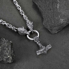 Colar Viking Mjolnir com Martelo de Thor e Corrente com Cabeça de Lobo
