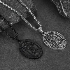 Colar masculino com medalha católica gravada de São Cristóvão
