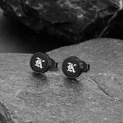 Brincos de ônix preto com runa viking gravada com