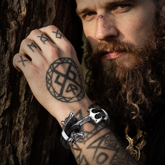 Wikinger-Lederarmband mit Doppelwolfskopf