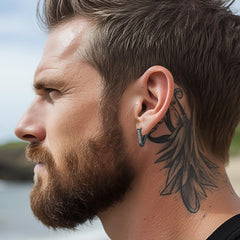Brincos de argola triangulares com zircônia cúbica e runas vikings para homens