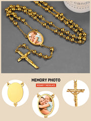 Rosário personalizado com contas em cruz e colar com imagem feminina e masculina