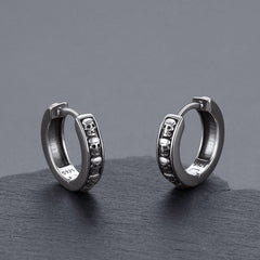 Brincos de argola Huggie com caveira gótica para homens e mulheres